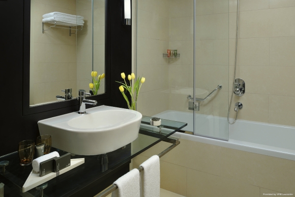 Movenpick Hotel Jumeirah Lakes Towers (Dubai)